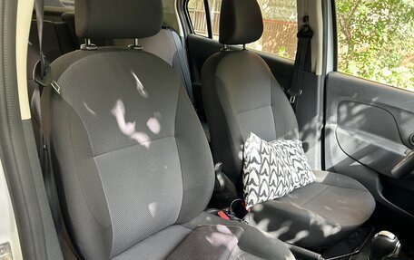 Renault Logan II, 2019 год, 1 150 000 рублей, 10 фотография