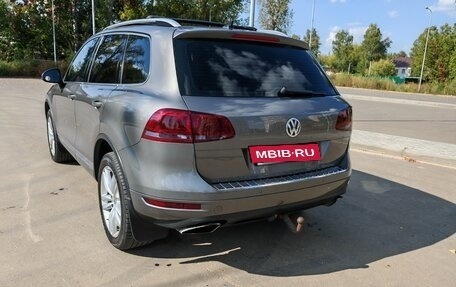 Volkswagen Touareg III, 2011 год, 2 300 000 рублей, 3 фотография