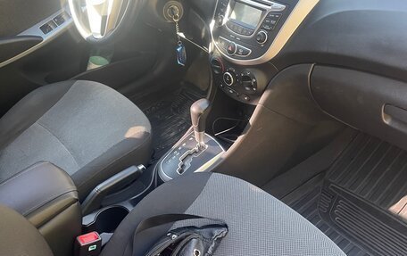 Hyundai Solaris II рестайлинг, 2012 год, 815 000 рублей, 1 фотография