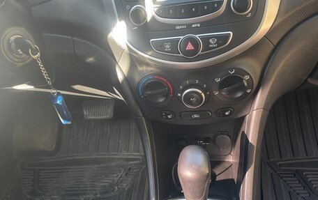 Hyundai Solaris II рестайлинг, 2012 год, 815 000 рублей, 2 фотография