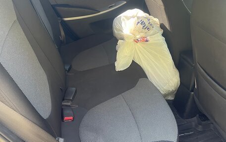 Hyundai Solaris II рестайлинг, 2012 год, 815 000 рублей, 3 фотография