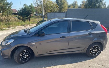Hyundai Solaris II рестайлинг, 2012 год, 815 000 рублей, 4 фотография