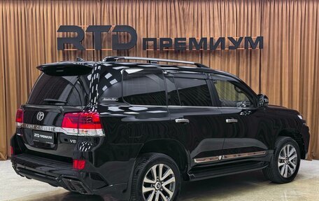 Toyota Land Cruiser 200, 2017 год, 7 290 000 рублей, 3 фотография