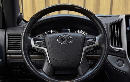 Toyota Land Cruiser 200, 2017 год, 7 290 000 рублей, 21 фотография