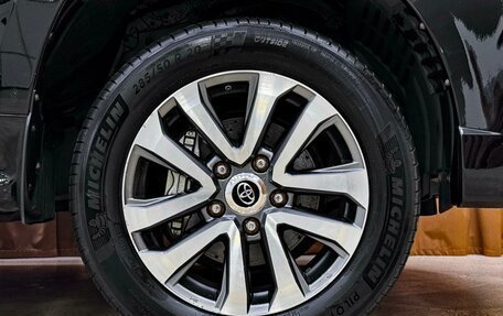 Toyota Land Cruiser 200, 2017 год, 7 290 000 рублей, 26 фотография