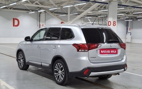 Mitsubishi Outlander III рестайлинг 3, 2015 год, 1 470 000 рублей, 7 фотография