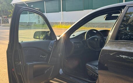 BMW 5 серия, 2004 год, 729 000 рублей, 25 фотография
