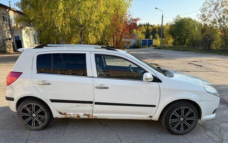 Geely MK Cross I, 2013 год, 205 000 рублей, 2 фотография