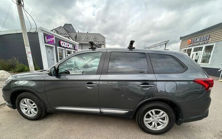 Mitsubishi Outlander III рестайлинг 3, 2019 год, 2 350 000 рублей, 14 фотография