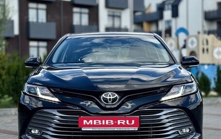 Toyota Camry, 2019 год, 2 590 000 рублей, 2 фотография