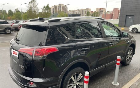 Toyota RAV4, 2017 год, 2 400 000 рублей, 2 фотография
