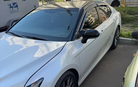 Toyota Camry, 2018 год, 2 100 000 рублей, 4 фотография