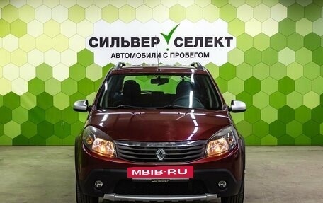 Renault Sandero I, 2013 год, 800 000 рублей, 3 фотография