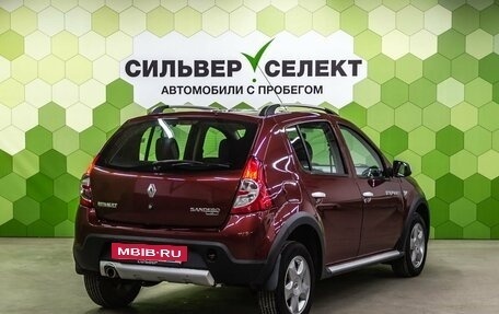 Renault Sandero I, 2013 год, 800 000 рублей, 2 фотография