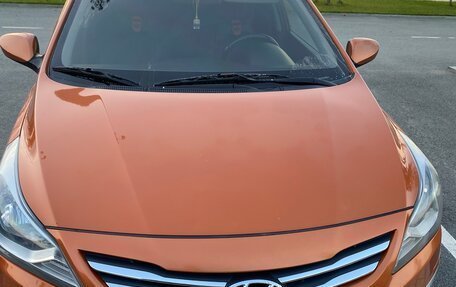 Hyundai Solaris II рестайлинг, 2015 год, 1 020 000 рублей, 3 фотография