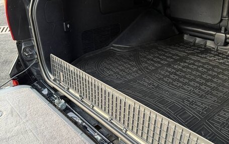 Toyota Land Cruiser 200, 2015 год, 4 199 000 рублей, 32 фотография