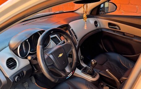 Chevrolet Cruze II, 2011 год, 830 000 рублей, 3 фотография