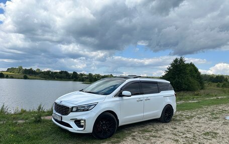 KIA Carnival III, 2019 год, 2 999 999 рублей, 1 фотография