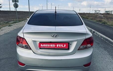 Hyundai Solaris II рестайлинг, 2011 год, 635 000 рублей, 2 фотография