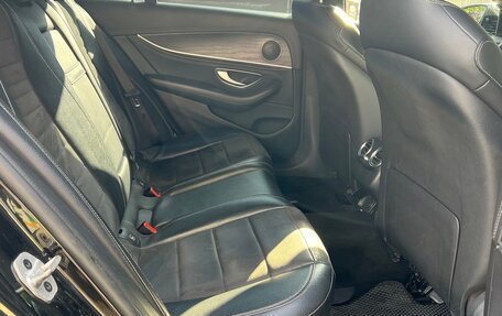 Mercedes-Benz E-Класс, 2019 год, 2 900 000 рублей, 6 фотография