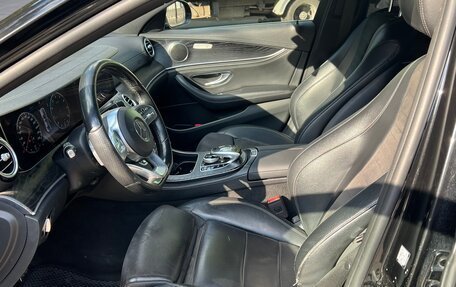 Mercedes-Benz E-Класс, 2019 год, 2 900 000 рублей, 5 фотография