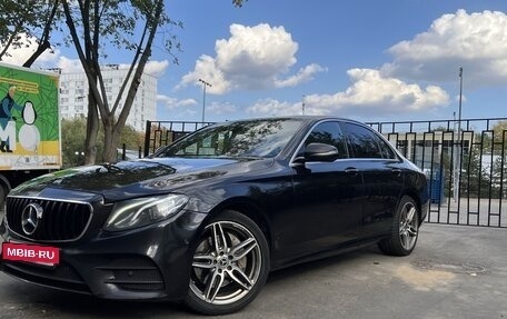 Mercedes-Benz E-Класс, 2019 год, 2 900 000 рублей, 3 фотография