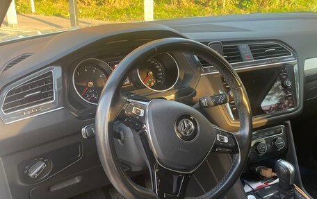 Volkswagen Tiguan II, 2020 год, 2 100 000 рублей, 11 фотография