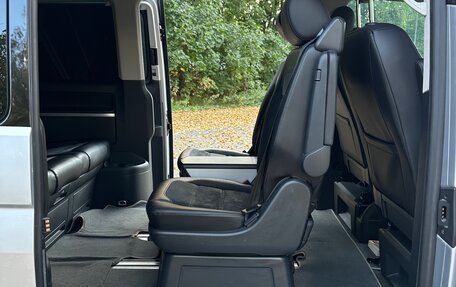 Volkswagen Multivan T6 рестайлинг, 2015 год, 3 250 000 рублей, 20 фотография