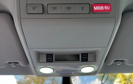 Volkswagen Multivan T6 рестайлинг, 2015 год, 3 250 000 рублей, 13 фотография