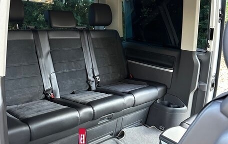 Volkswagen Multivan T6 рестайлинг, 2015 год, 3 250 000 рублей, 18 фотография