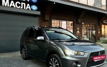 Mitsubishi Outlander III рестайлинг 3, 2011 год, 1 000 000 рублей, 2 фотография