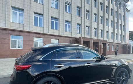 Infiniti QX70, 2015 год, 2 300 000 рублей, 6 фотография