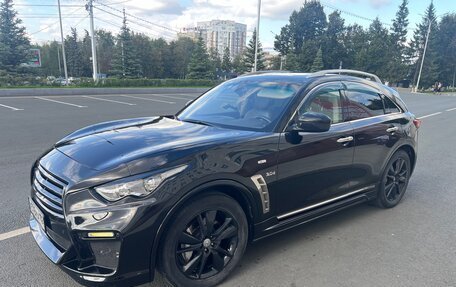 Infiniti QX70, 2015 год, 2 300 000 рублей, 10 фотография