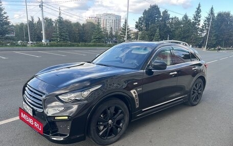 Infiniti QX70, 2015 год, 2 300 000 рублей, 9 фотография