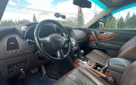 Infiniti QX70, 2015 год, 2 300 000 рублей, 17 фотография