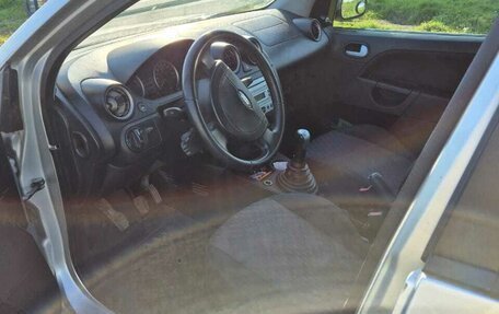 Ford Fiesta, 2004 год, 330 000 рублей, 7 фотография