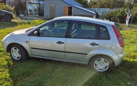 Ford Fiesta, 2004 год, 330 000 рублей, 5 фотография