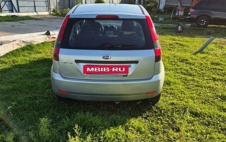 Ford Fiesta, 2004 год, 330 000 рублей, 4 фотография