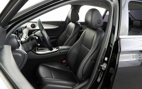 Mercedes-Benz E-Класс, 2018 год, 2 397 400 рублей, 10 фотография