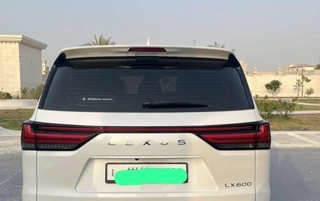 Lexus LX, 2024 год, 15 850 000 рублей, 5 фотография
