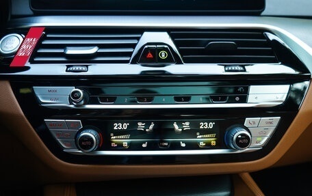 BMW 5 серия, 2021 год, 5 800 000 рублей, 15 фотография