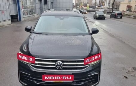 Volkswagen Tiguan II, 2023 год, 4 050 000 рублей, 3 фотография