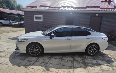 Toyota Camry, 2018 год, 2 650 000 рублей, 2 фотография