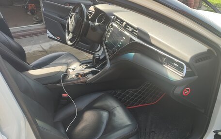 Toyota Camry, 2018 год, 2 650 000 рублей, 8 фотография