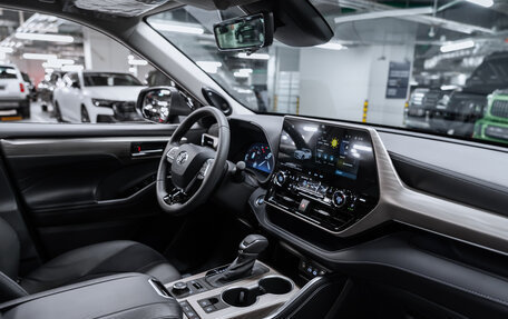 Toyota Highlander, 2025 год, 5 550 000 рублей, 4 фотография
