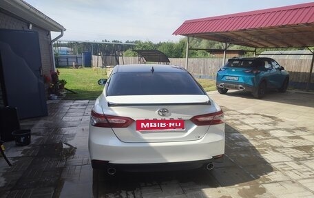 Toyota Camry, 2018 год, 2 650 000 рублей, 6 фотография