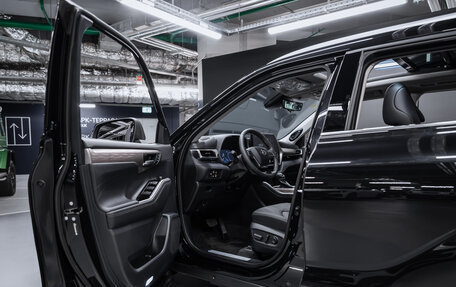 Toyota Highlander, 2025 год, 5 550 000 рублей, 28 фотография