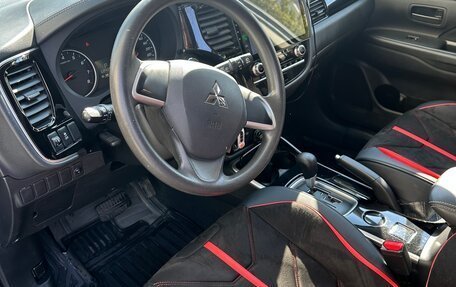 Mitsubishi Outlander III рестайлинг 3, 2021 год, 2 050 000 рублей, 8 фотография