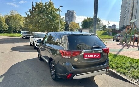 Mitsubishi Outlander III рестайлинг 3, 2021 год, 2 050 000 рублей, 5 фотография