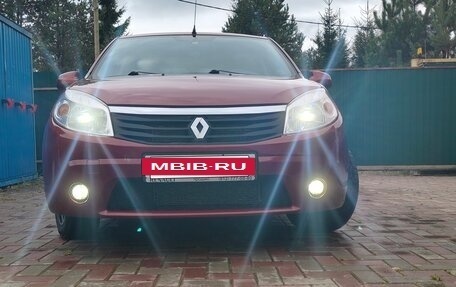 Renault Sandero I, 2012 год, 570 000 рублей, 2 фотография